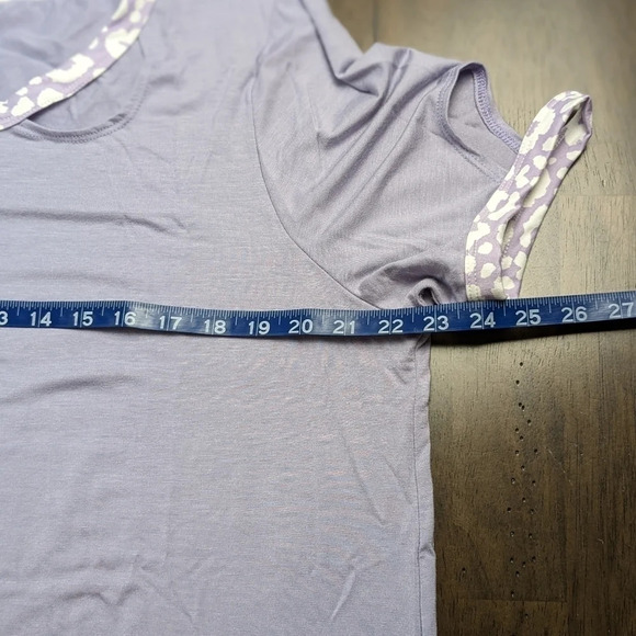 Lavender short sleeved blouse with details XL - Picture 4 of 5